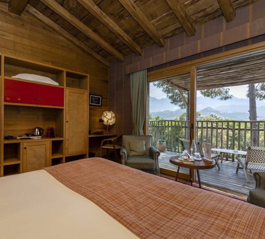 Photo - Cabane dans les arbres cabane dans les arbres corse chambre scaled rgc152bgkwe7sbr0tmoji967zrpsau8wles9fjm9iw cabane-dans-les-arbres-corse-chambre