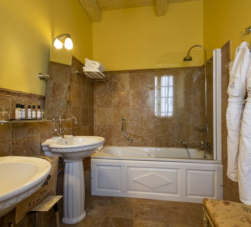 hotel-5-stelle-corsica-appartamento-familiare-bagno