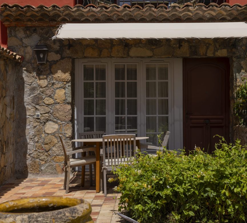 Photo - Suites hotel 5 etoiles corse suite familiale terrasse scaled hotel-5-etoiles-corse-suite-familiale-terrasse