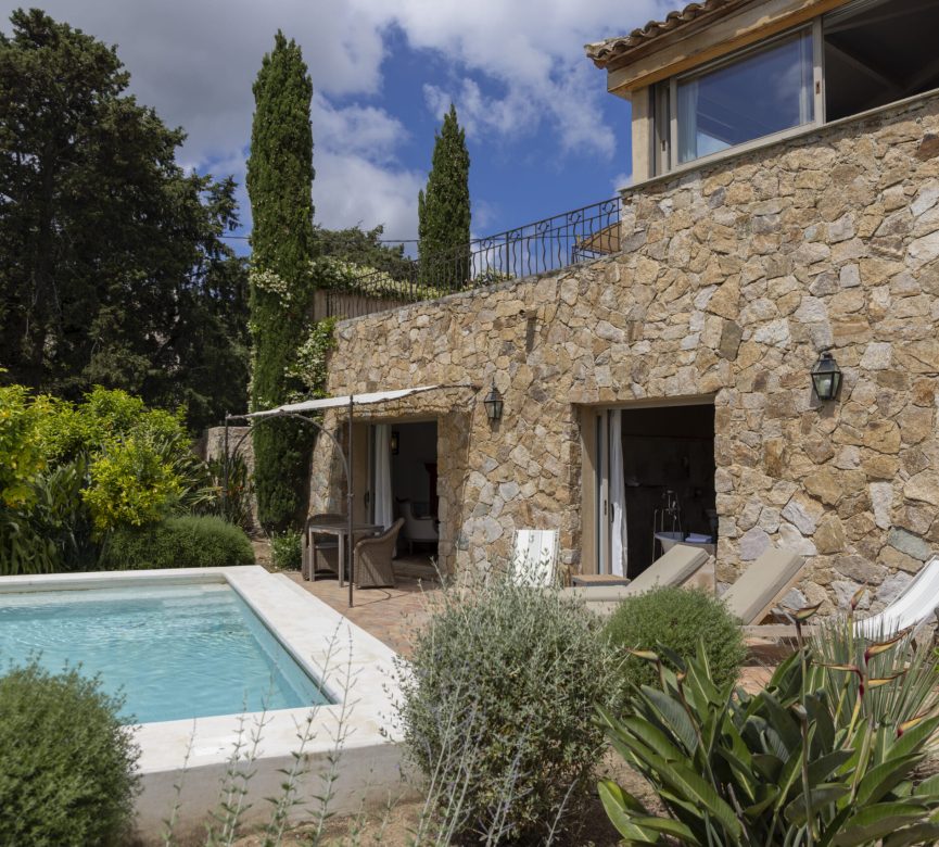 luxury hotel in Corsica, prestigious villa with swimming pool